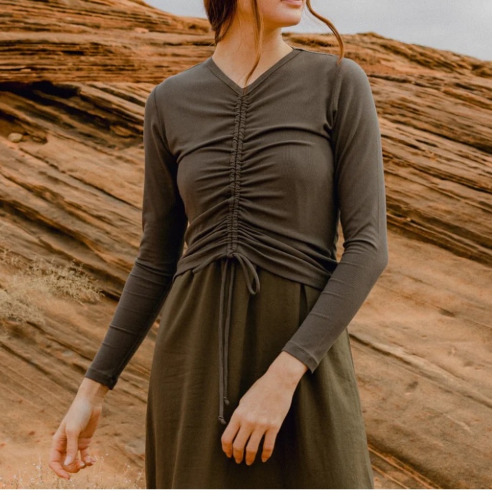 POINT CROP RUCHED TOP - Picture 5 of 8